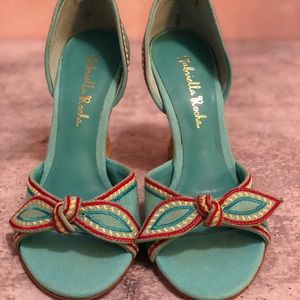 Super cute & unique espadrille wedges